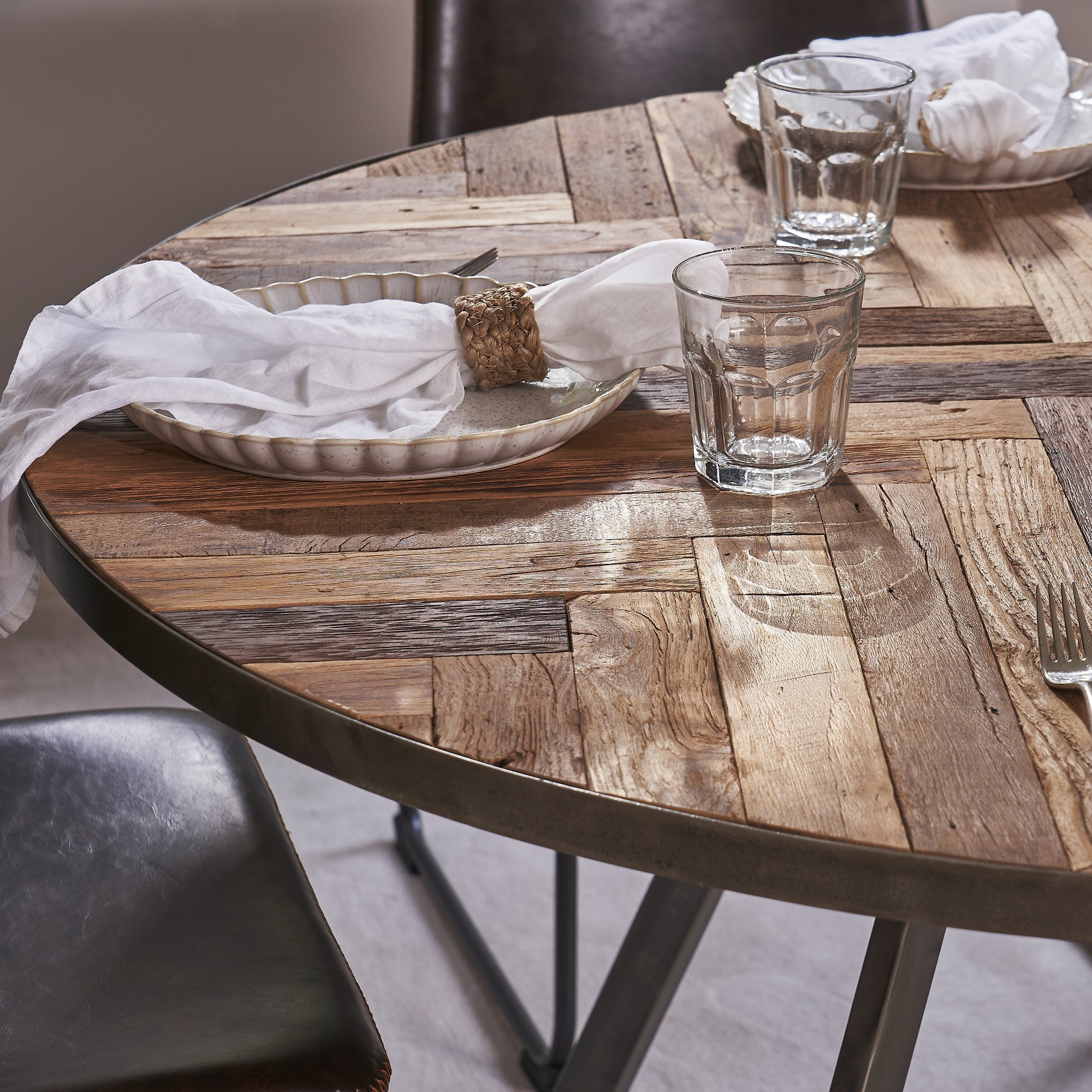 Skiff Round Dining Table (120cm)