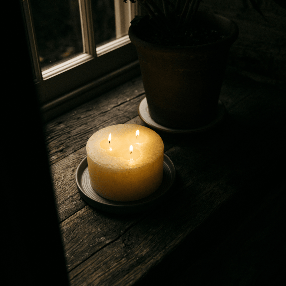 Bergamot & Nettle Scented Multiwick Candle - Smallhill Furniture Co.