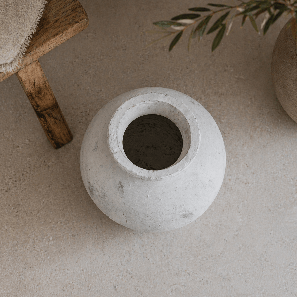 Darcy Antique White Vase - Smallhill Furniture Co.