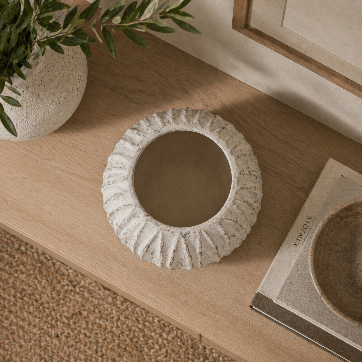 Lorenzo Rotund Fin Vase - Smallhill Furniture Co.