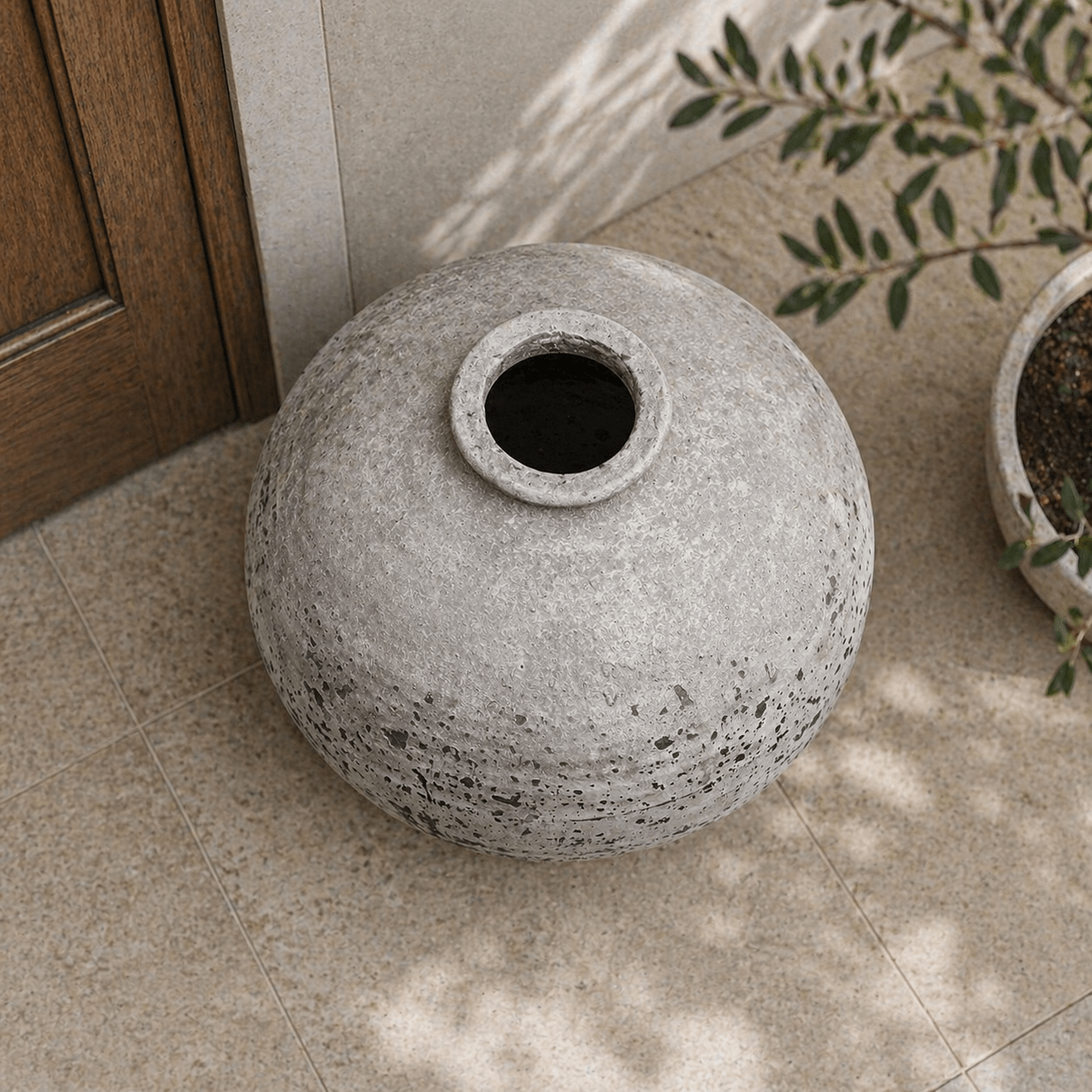 Regola Large Stone Ceramic Vase - Smallhill Furniture Co.