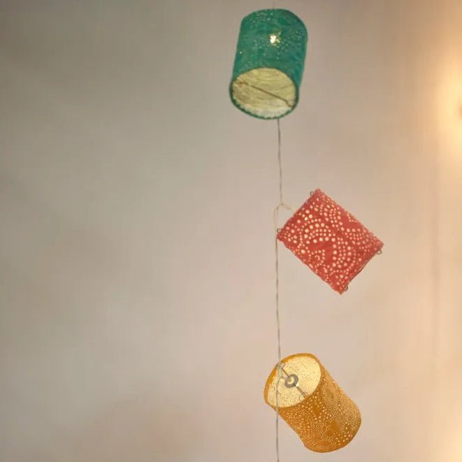 Solar / Battery Lantern Chain - Smallhill Furniture Co.