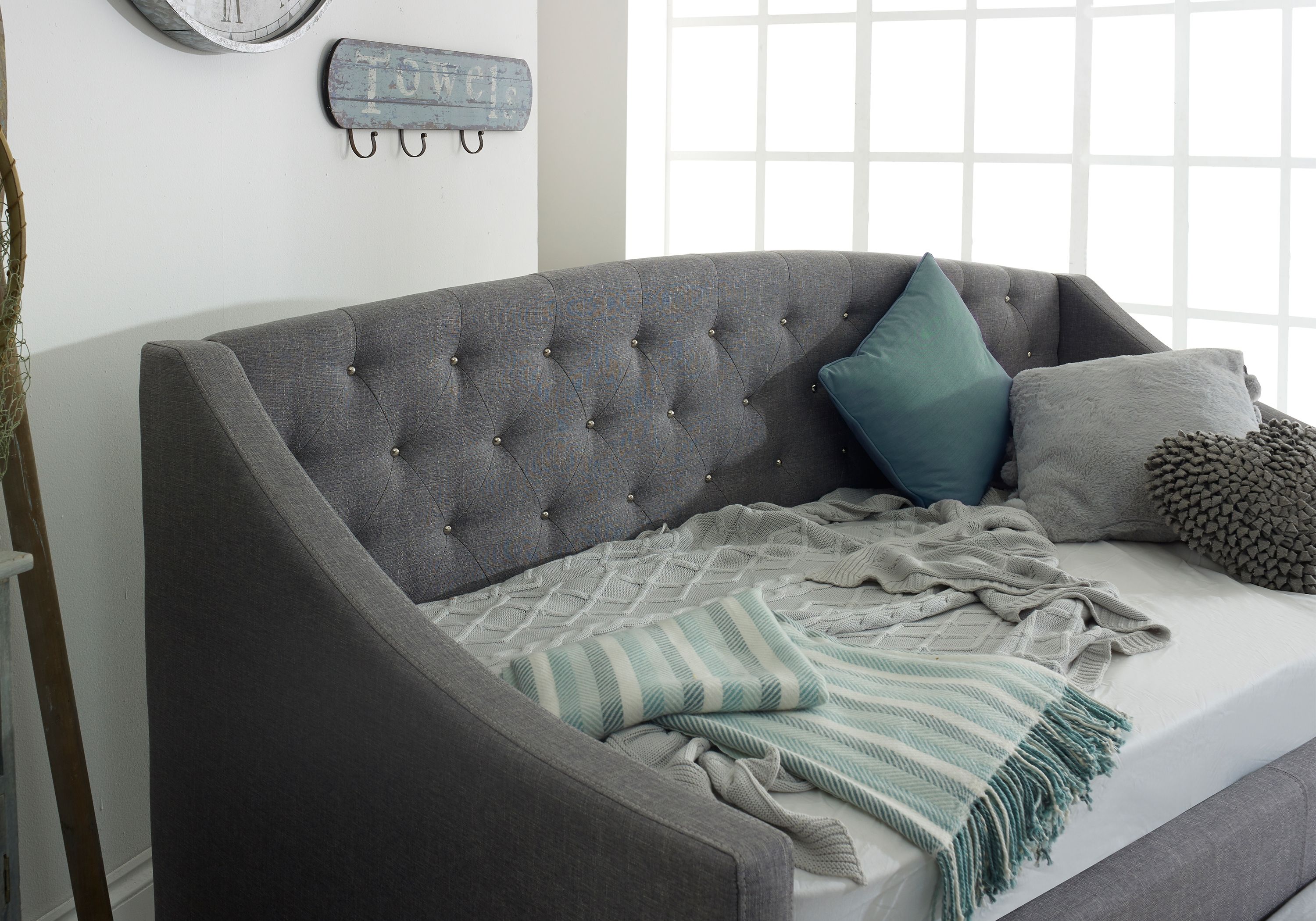 AURORA GREY FABRIC DAYBED WITH TRUNDLE